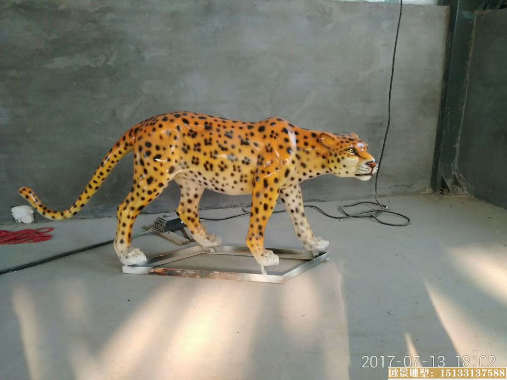 玻璃钢豹子雕塑 动物仿真雕塑